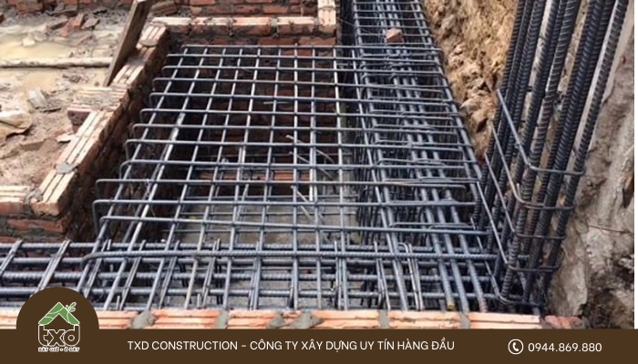 Trong dầm bê tông cốt thép, thép đóng vai trò chịu lực chính
