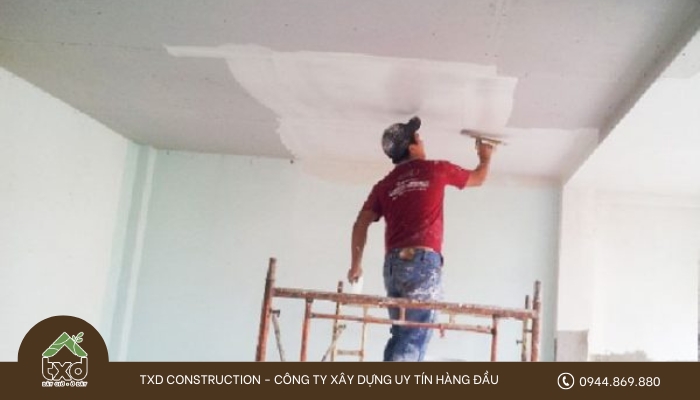 Trần nhà bị thấm do nhiều nguyên nhân 